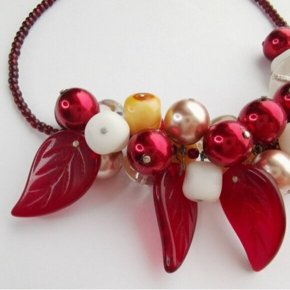 Vintage Czech fire polished glass bead necklace in reds - Picture 5 of 8